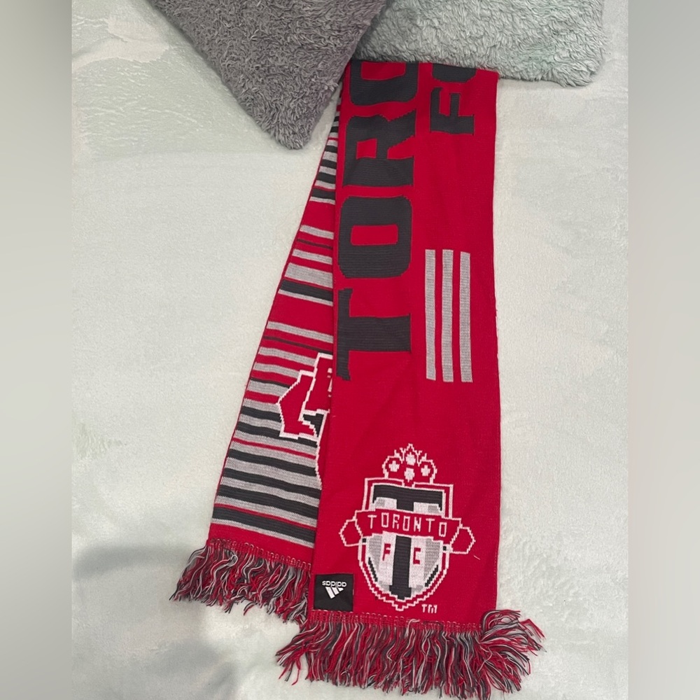 adidas Toronto FC red scarf